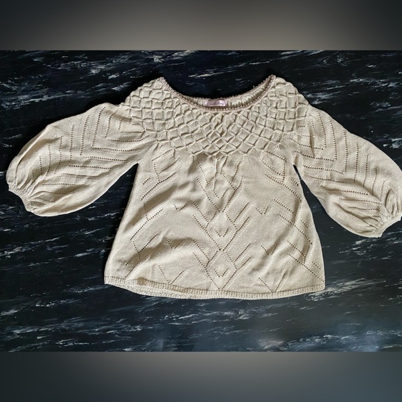 Boho sweater with beaded smocking detail and puff 3/4 sleeve. - Picture 4 of 4